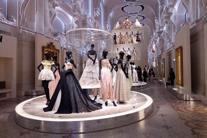 Onbevreesd Verouderd Leeg de prullenbak Christian Dior au Musée des Arts Décoratifs - Francúzsky inštitút na  Slovensku